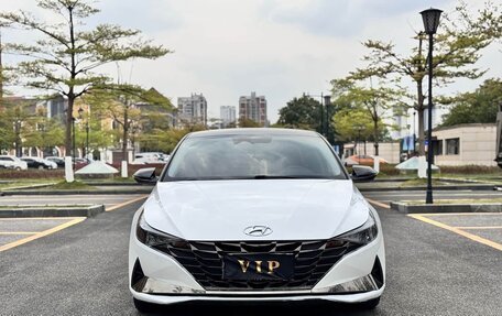 Hyundai Elantra, 2023 год, 1 220 000 рублей, 2 фотография