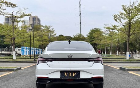Hyundai Elantra, 2023 год, 1 220 000 рублей, 6 фотография