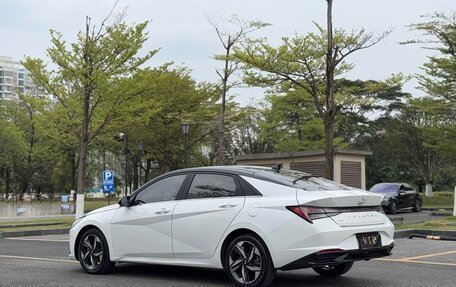 Hyundai Elantra, 2023 год, 1 220 000 рублей, 7 фотография