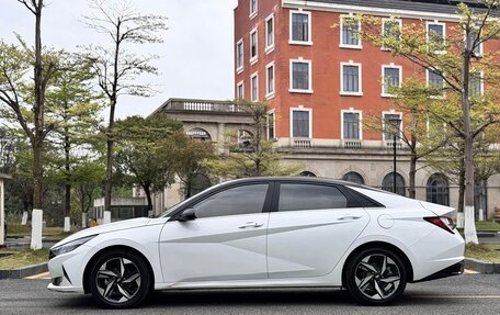 Hyundai Elantra, 2023 год, 1 220 000 рублей, 8 фотография