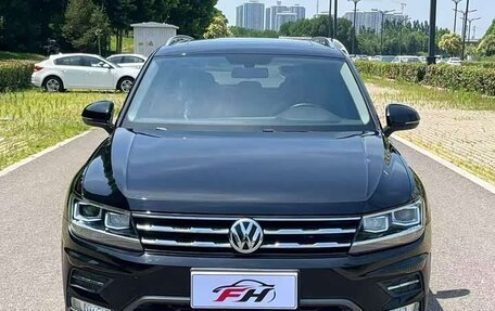Volkswagen Tiguan II, 2021 год, 1 700 000 рублей, 2 фотография