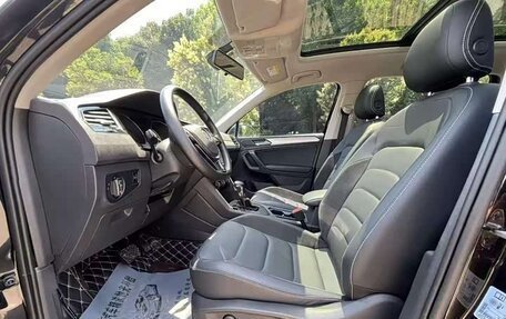Volkswagen Tiguan II, 2021 год, 1 700 000 рублей, 6 фотография