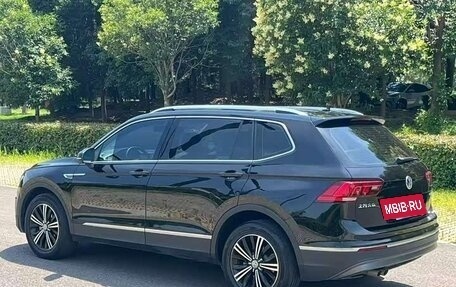 Volkswagen Tiguan II, 2021 год, 1 700 000 рублей, 3 фотография