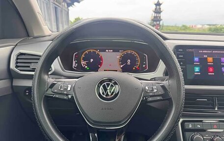 Volkswagen T-Cross I, 2022 год, 1 200 000 рублей, 6 фотография