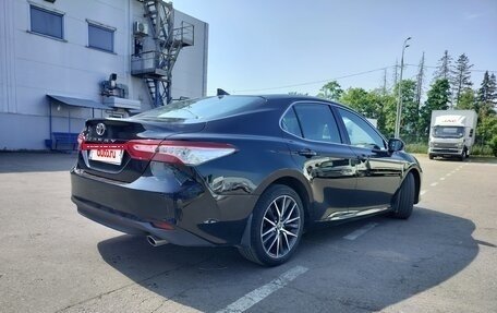 Toyota Camry, 2021 год, 3 200 000 рублей, 4 фотография