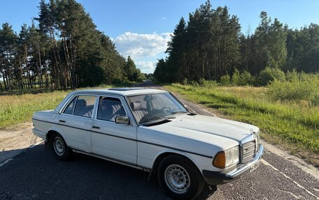 Mercedes-Benz W123, 1981 год, 400 000 рублей, 3 фотография