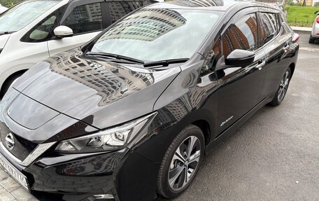 Nissan Leaf II, 2019 год, 1 458 000 рублей, 3 фотография