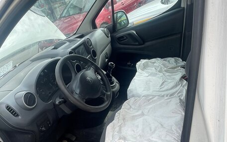 Peugeot Partner II рестайлинг 2, 2013 год, 600 000 рублей, 11 фотография