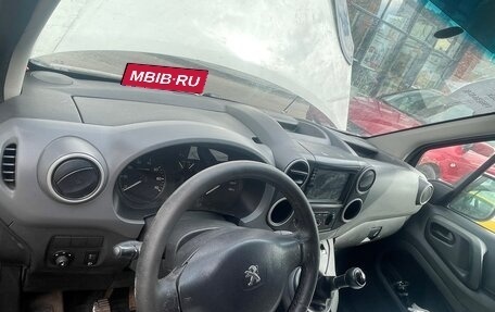 Peugeot Partner II рестайлинг 2, 2013 год, 600 000 рублей, 9 фотография