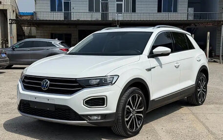 Volkswagen T-Roc I, 2021 год, 1 315 000 рублей, 1 фотография
