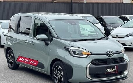 Toyota Sienta, 2023 год, 1 000 100 рублей, 1 фотография