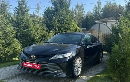 Toyota Camry, 2018 год, 2 400 000 рублей, 1 фотография