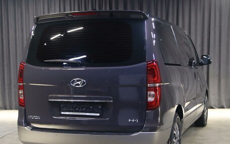 Hyundai H-1 II рестайлинг, 2019 год, 2 549 000 рублей, 2 фотография