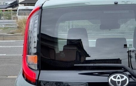 Toyota Sienta, 2023 год, 1 000 100 рублей, 9 фотография