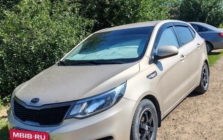 KIA Rio III рестайлинг, 2015 год, 800 000 рублей, 2 фотография