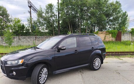 Mitsubishi Outlander III рестайлинг 3, 2011 год, 1 100 000 рублей, 3 фотография