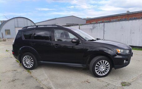 Mitsubishi Outlander III рестайлинг 3, 2011 год, 1 100 000 рублей, 10 фотография