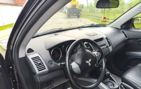 Mitsubishi Outlander III рестайлинг 3, 2011 год, 1 100 000 рублей, 18 фотография