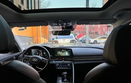 Hyundai Elantra, 2023 год, 1 590 000 рублей, 9 фотография