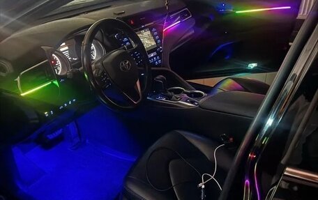 Toyota Camry, 2018 год, 2 400 000 рублей, 2 фотография