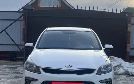 KIA Rio IV, 2019 год, 1 300 000 рублей, 3 фотография