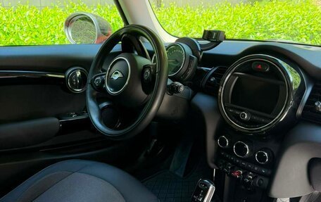 MINI Hatch, 2018 год, 1 800 000 рублей, 6 фотография