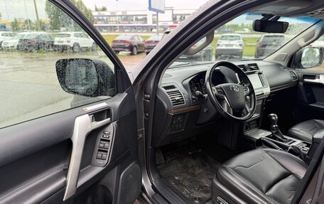 Toyota Land Cruiser Prado 150 рестайлинг 2, 2019 год, 5 300 000 рублей, 7 фотография