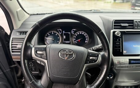 Toyota Land Cruiser Prado 150 рестайлинг 2, 2019 год, 5 300 000 рублей, 11 фотография