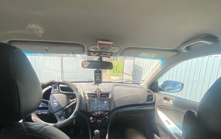 Hyundai Solaris II рестайлинг, 2013 год, 720 000 рублей, 1 фотография