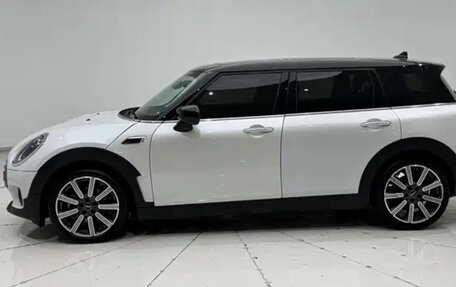 MINI Clubman, 2023 год, 2 715 000 рублей, 4 фотография
