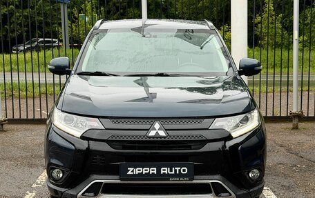 Mitsubishi Outlander III рестайлинг 3, 2021 год, 1 930 000 рублей, 2 фотография