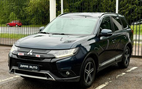 Mitsubishi Outlander III рестайлинг 3, 2021 год, 1 930 000 рублей, 3 фотография