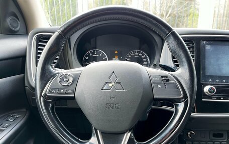 Mitsubishi Outlander III рестайлинг 3, 2021 год, 1 930 000 рублей, 12 фотография