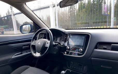 Mitsubishi Outlander III рестайлинг 3, 2021 год, 1 930 000 рублей, 9 фотография