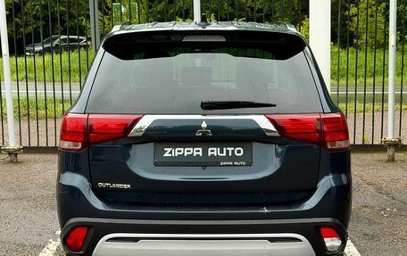 Mitsubishi Outlander III рестайлинг 3, 2021 год, 1 930 000 рублей, 6 фотография