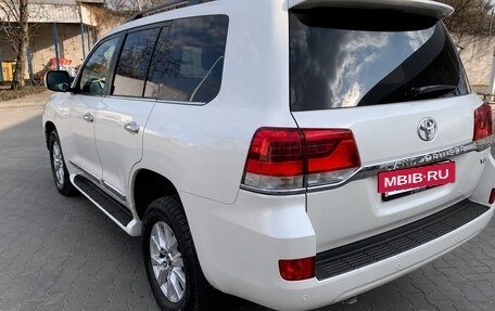 Toyota Land Cruiser 200, 2017 год, 5 500 000 рублей, 2 фотография