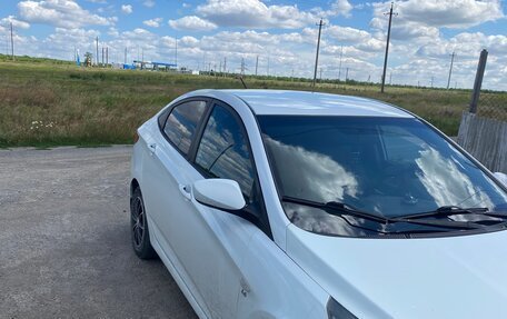 Hyundai Solaris II рестайлинг, 2013 год, 720 000 рублей, 5 фотография