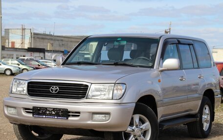 Toyota Land Cruiser 100 рестайлинг 2, 2002 год, 1 650 000 рублей, 1 фотография