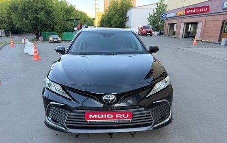 Toyota Camry, 2019 год, 2 950 000 рублей, 1 фотография