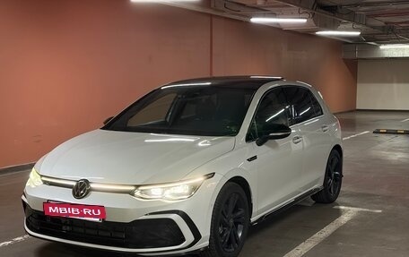Volkswagen Golf VIII, 2021 год, 2 550 000 рублей, 7 фотография