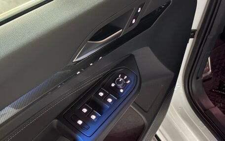 Volkswagen Golf VIII, 2021 год, 2 550 000 рублей, 19 фотография
