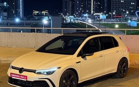 Volkswagen Golf VIII, 2021 год, 2 550 000 рублей, 38 фотография