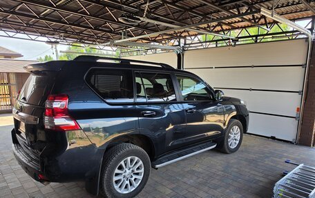 Toyota Land Cruiser Prado 150 рестайлинг 2, 2015 год, 4 500 000 рублей, 3 фотография