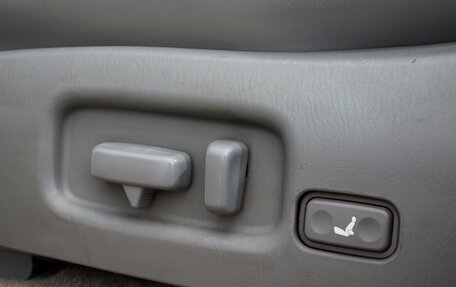 Toyota Land Cruiser 100 рестайлинг 2, 2002 год, 1 650 000 рублей, 17 фотография