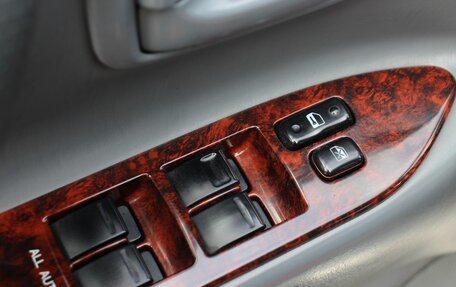 Toyota Land Cruiser 100 рестайлинг 2, 2002 год, 1 650 000 рублей, 22 фотография