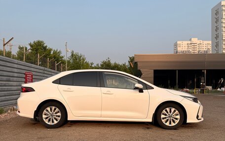 Toyota Corolla, 2022 год, 2 200 000 рублей, 4 фотография
