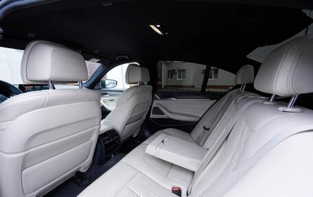 BMW 5 серия, 2019 год, 2 980 000 рублей, 18 фотография