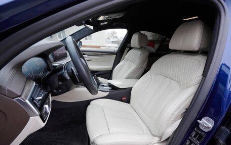 BMW 5 серия, 2019 год, 2 980 000 рублей, 13 фотография