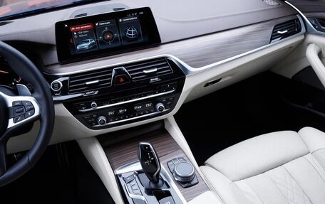 BMW 5 серия, 2019 год, 2 980 000 рублей, 22 фотография