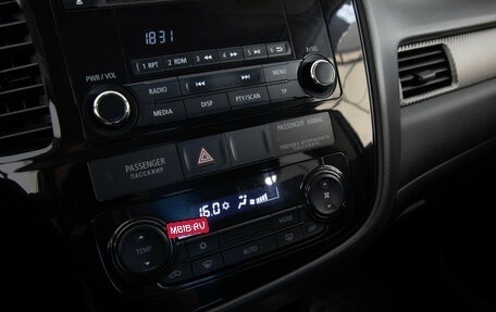 Mitsubishi Outlander III рестайлинг 3, 2017 год, 1 699 000 рублей, 14 фотография